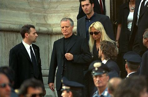 beerdigung versace|ITALY: MILAN: MEMORIAL SERVICE TO GIANNI VERSACE.